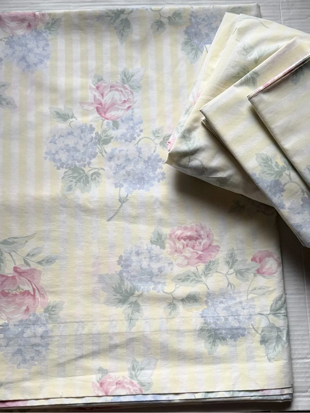 Vintage WestPoint Stevens Full Set Flat Fitted Sheet & Pillowcases Rose Floral